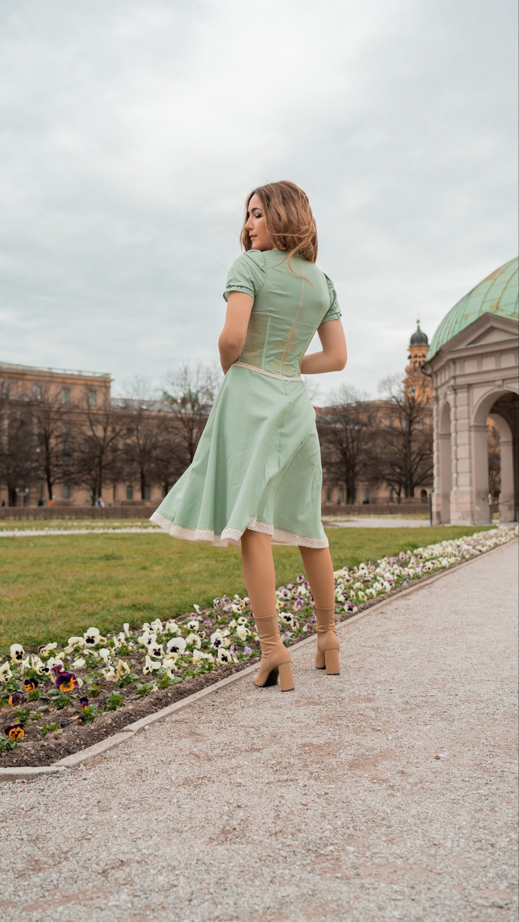 green milk maid dress I made a green milkmaid dress!! : r/sewing