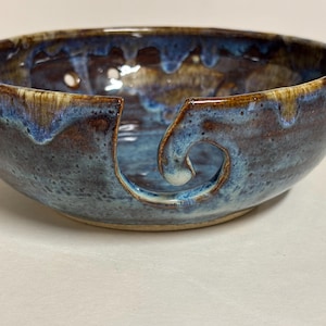 Ceramic knitting bowl