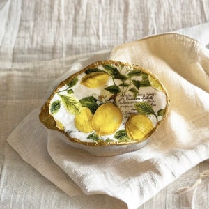 Oyster shell Ring dish, trinket dish, bridesmaid gifts, lemon print decor, coastal home decor, wedding favors, Mother’s Day gift,