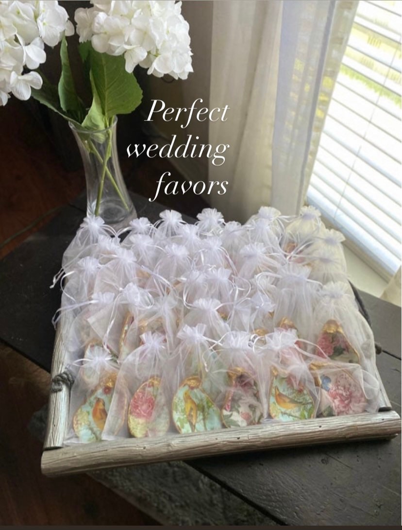 Decoupage Oyster Shell Wedding Favors