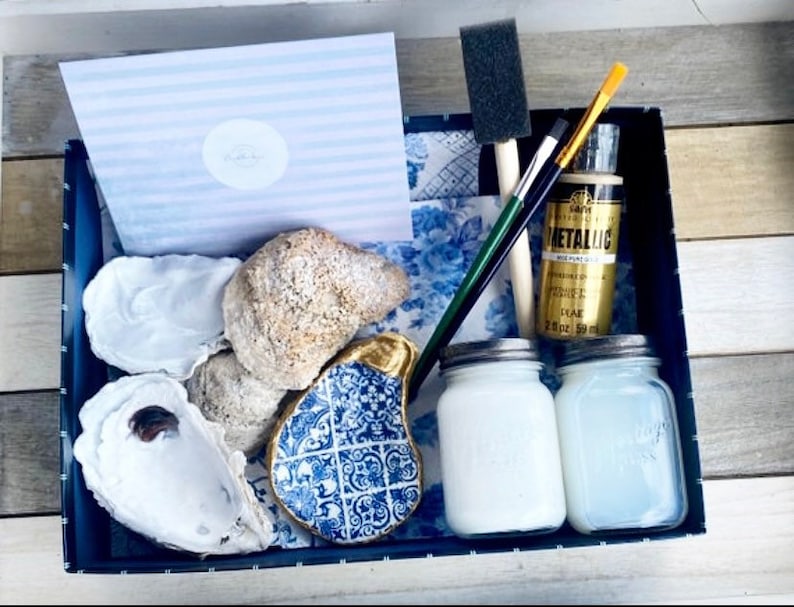 complete decoupage oyster shell kit
oyster shell ring dish kit