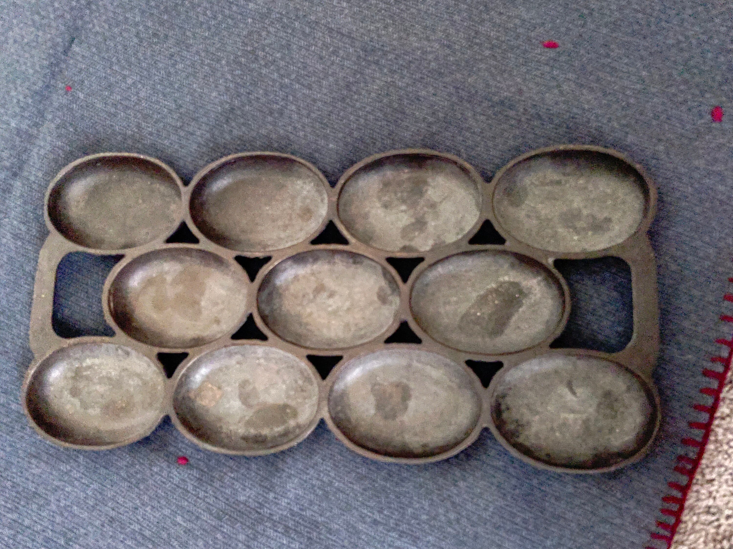 Unmarked Gem Pan Vintage Cast Iron Antique Collectable Etsy