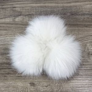 Natural White Faux Fur Pom Poms for crochet crafts Large Fluffy Pompom for knitted hats and beanies 4 inch detachable poms with sew on snap