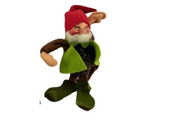 Annalee Mobilitee Vintage Christmas Gnome Elf Red Hat Green Vest Poseable 1971