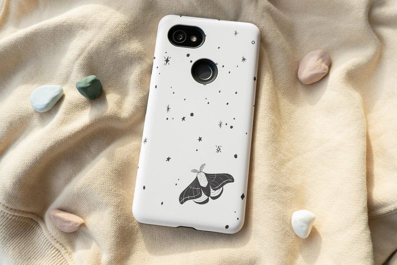 Moth Black White Art Phone Case for iPhone 12 Mini 11 Pro Max X XR XS 7 8 Samsung Galaxy Note 8 9 10 Galaxy S9 S10 S20 Google Pixel 2 3A 4XL image 1