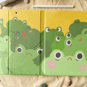 Funda para iPad con Ranitas Kawaii y Ranura para Lápiz para iPad de 10.2"/10.9"/11", iPad Air 4, iPad Pro 2021, iPad 2020/2019/2018