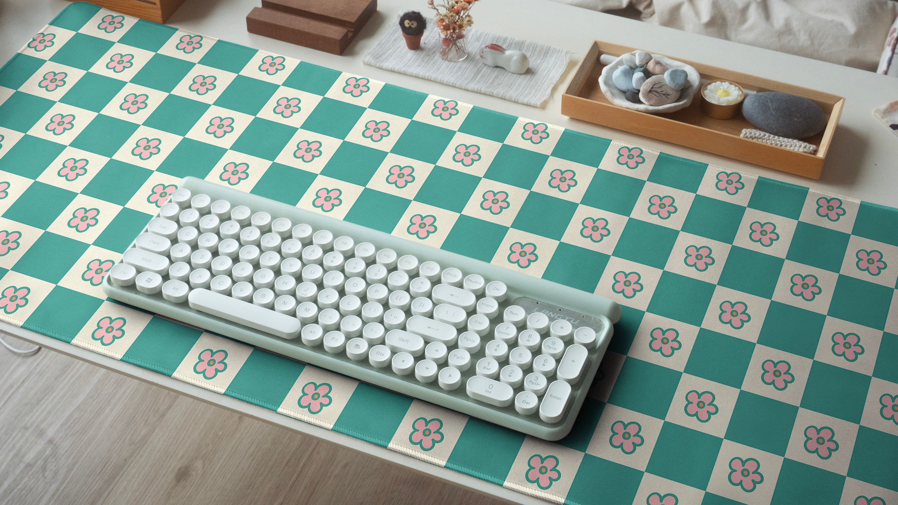 Aesthetic 90s Grid Pattern Desk Mat, Flower Desk Mat, 90s Desk Mat ...