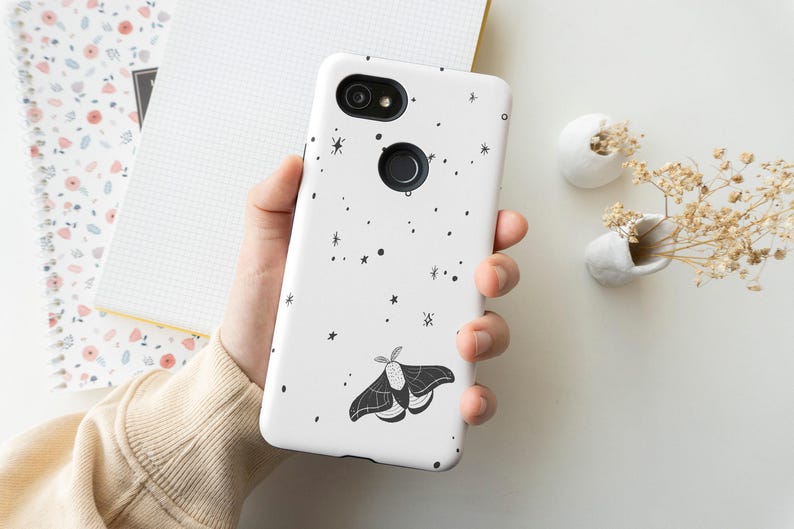 Moth Black White Art Phone Case for iPhone 12 Mini 11 Pro Max X XR XS 7 8 Samsung Galaxy Note 8 9 10 Galaxy S9 S10 S20 Google Pixel 2 3A 4XL image 2