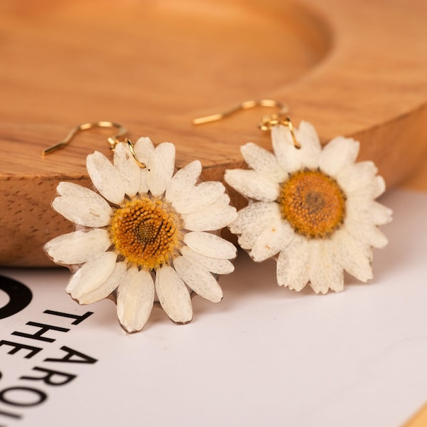 Resin Dry Daisy Earrings Pressed Daisy Earrings Real Flower Earrings Flower Gifts Daisy Gift Summer Jewelry