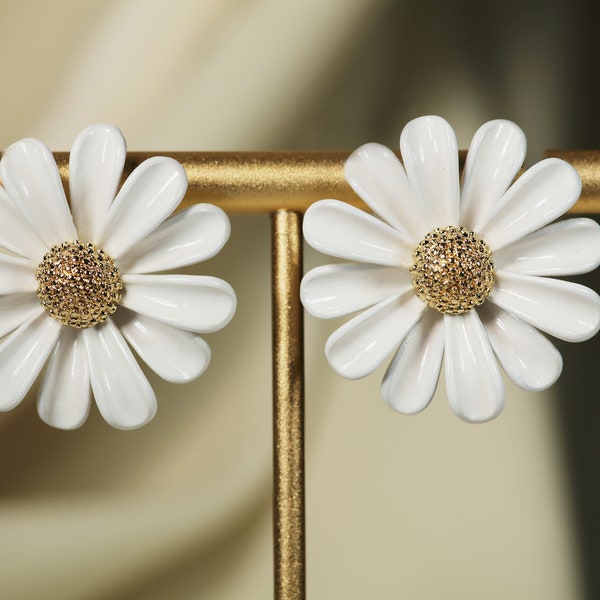 Daisy Earrings Enamel Flower Earrings White  Floral Earrings Vintage Daisy Earrings Flower Studs Gift for Her