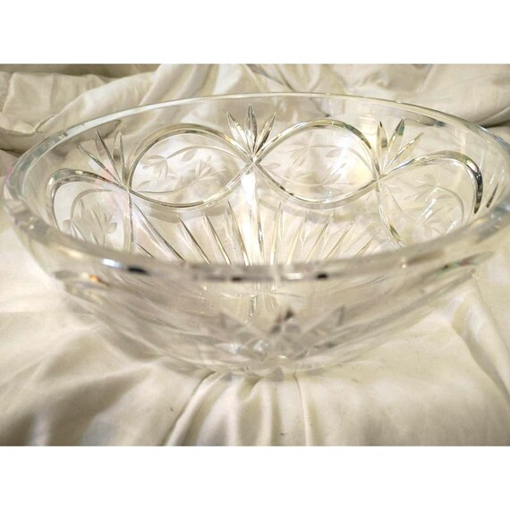 Beautiful Heavy Crystal Serving Bowl 1/2