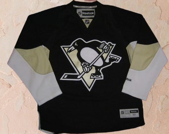 Rare Vintage 90s Pittsburg Penguins Ice Hockey Long Sleeve Men's Jersey Shirt Top Reebok NHL Size M Retro