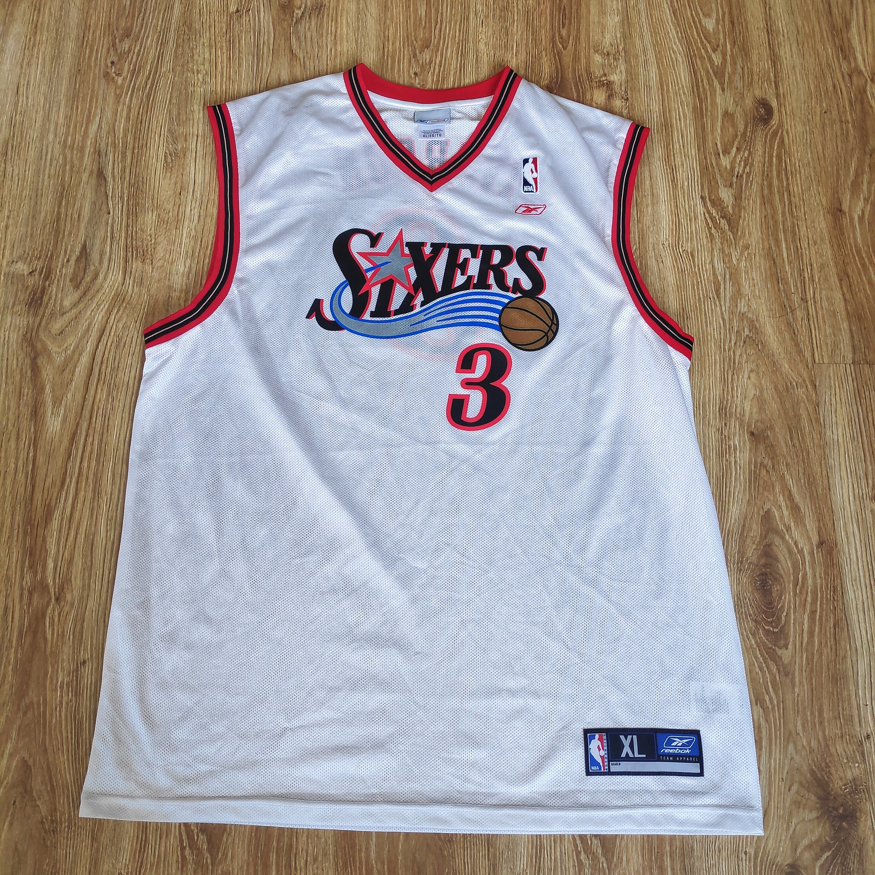 Vintage Reebok NBA Philadelphia 76ers Allen Iverson #3 Jersey Size Youth XL.