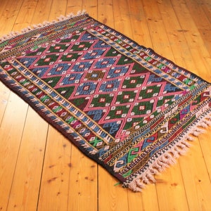Handmade Anatolian Turkish Vintage Ethnic Kilim, 120x74cm