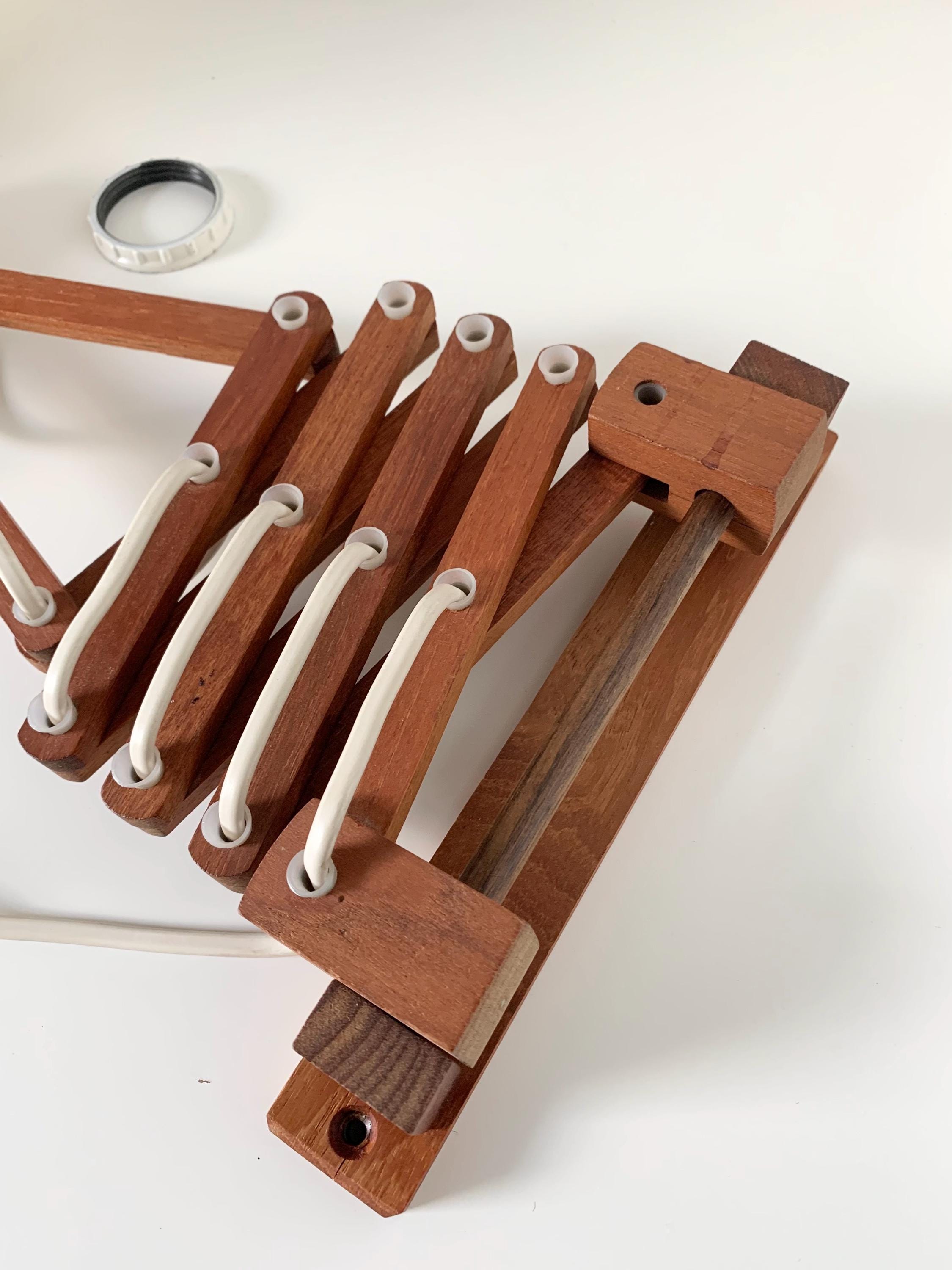 ミッドセンチュリー、ヴィンテージスカンジナビア木製シザーアーム