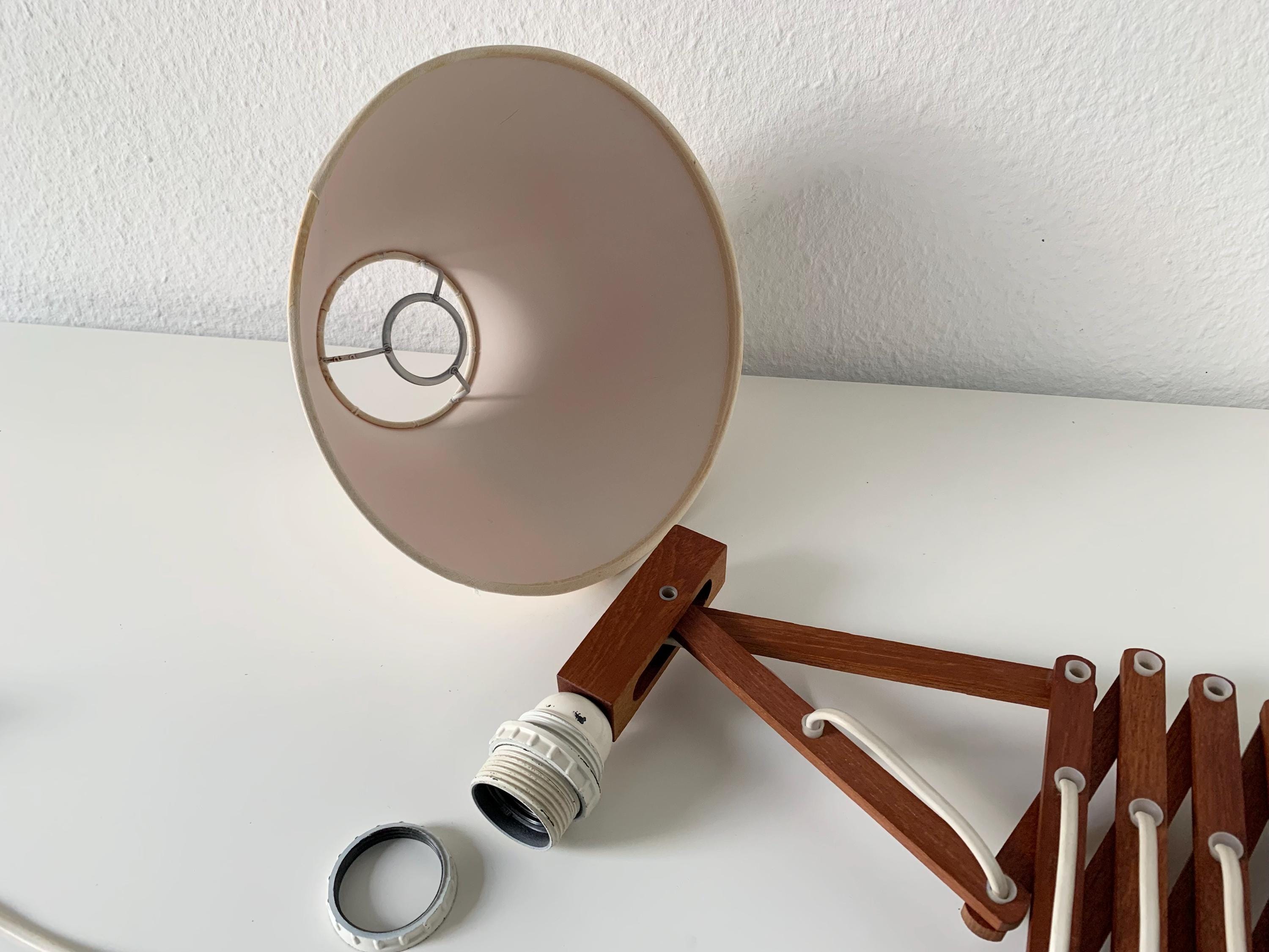 ミッドセンチュリー、ヴィンテージスカンジナビア木製シザーアーム