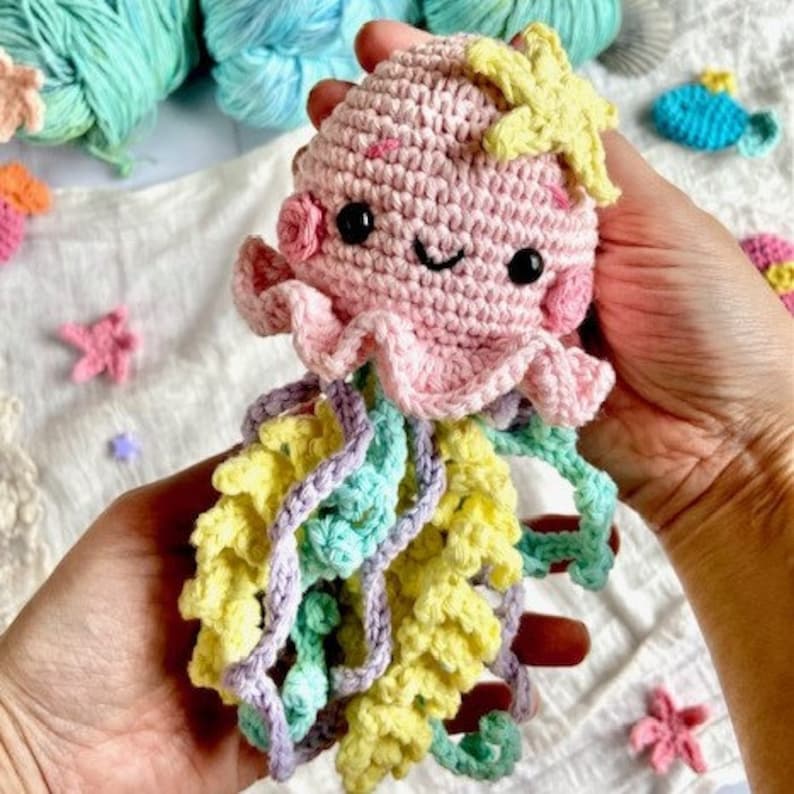 LANZAMIENTO Con regalo Set PDF Crochet ESPAÑOL Hipocampo y Medusa imagen 4