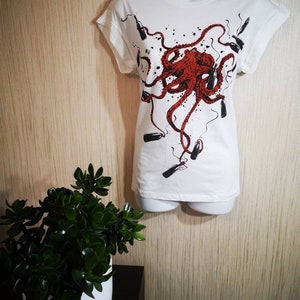 OCTOPUS BOTTLE Oii Ladies/Girls 100% Cotton T-shirts with Unique Hand Made Print