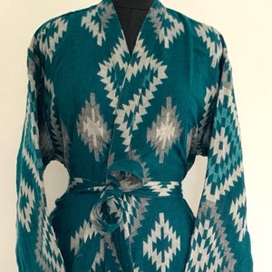 Unisex Yak lana mezcla kimono/bata, hecho a mano, especial de invierno, houserobe, vestido de estampado azteca de diamante geométrico verde-gris, bata tradicional