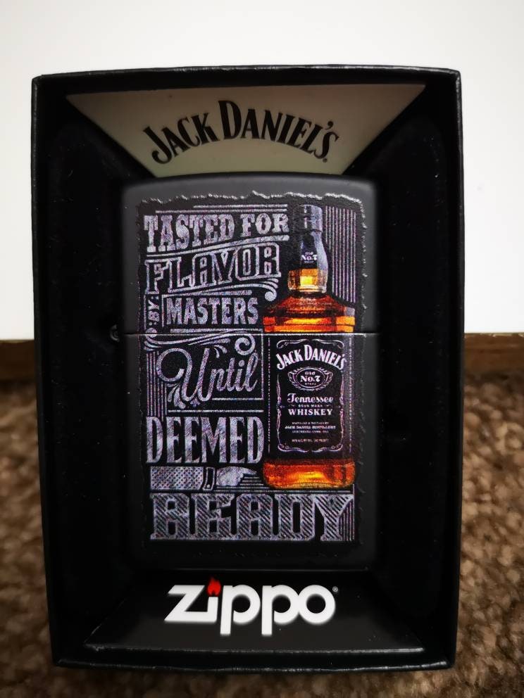 Briquet insolite en forme de bouteille de Jack Daniel's (Alcool)