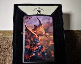 Encendedor Zippo original y genuino de la colección Anne Stokes