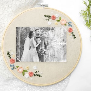 Custom Hand Embroidery Photo Frame, botanical embroidery, wedding gifts, custom embroidery, gift for her, Flower photo holder embroidery