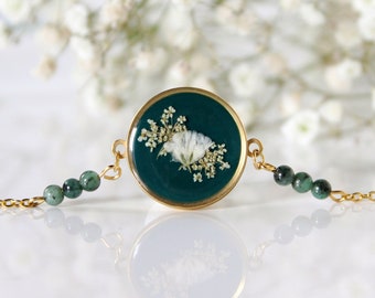 Bracelet Gypsophile & Emeraude, Bijou femme plaqué or floral, cadeau femme fait main, handmade resin jewelry, gift for her