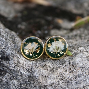 Baby's breath Earrings -Handmade jewelry, Gold stud earrings, minimalist jewelry, floral earrings, resin earrings, mother gift