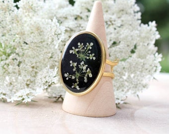 Wild carrot ring, Gold Dried flower resin ring, handmade women jewelry, mothers day gift for her, Dainty and floral artisan jewelry