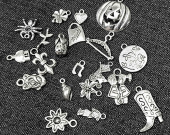 Charms Mix 20 ciondoli Set di avviamento per la creazione di perline di metallo color argento antico