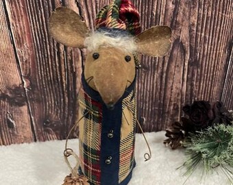 Primitive Santa Mouse Figurine: Country Christmas Decor