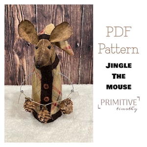 PDF Sewing Pattern - Primitive Christmas Mouse holding Pinecone Garland - Old World Christmas Decor - Folk Art Mice Dolls - Early Americana