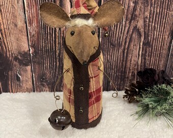 Primitive Santa Mouse Figurine: Country Christmas Decor