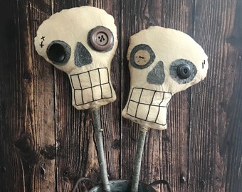 2 Primitive Skull Crock Fillers - Primitive Skeleton Head Pokes - Primitive Halloween Decor / Decorations - Rustic Farmhouse Halloween