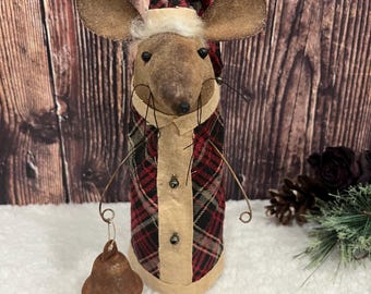 Primitive Santa Mouse Figurine: Country Christmas Decor
