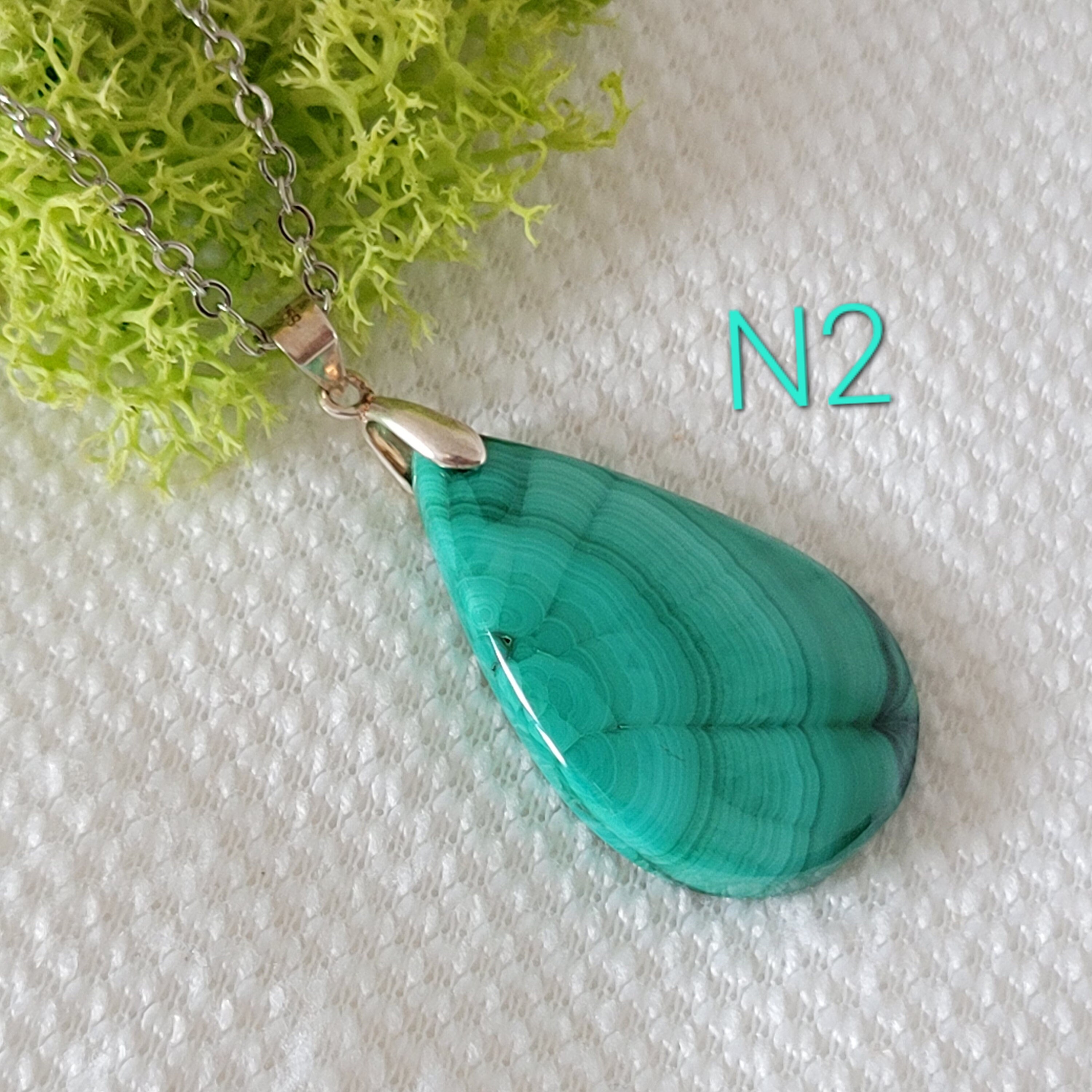 Pendentif en Malachite Véritable Forme Libre 40 x 28 mm main image 0