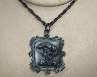 Vintage Olde English Pewter Cameo Pendant Necklace