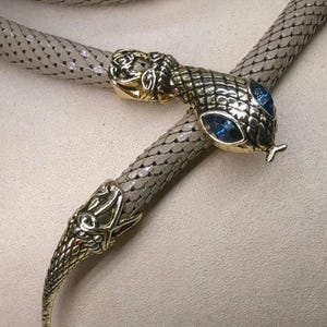 DL Auld White Mesh Snake Belt Necklace Crystal Blue Eyes Gold Tone VTG Signed. Vintage dl auld snake - Gem main image 4