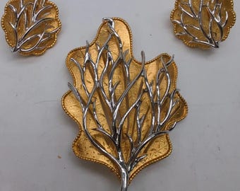 Vintage Signed Coro Gold Tone Brooch With Clip Earring Set