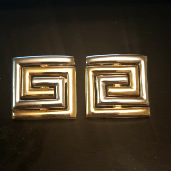 LR Lady REMINGTON Vintage Pierce Earrings Dual Tone Gold and Silver Square Maze