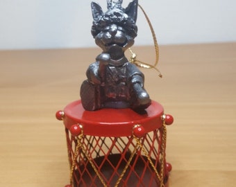 Vintage RB Pewter Figurine Rabbit Bunny Drummer on Red Drum Christmas