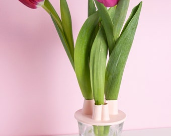 Heart-shaped small tulip vase accessory | flower holder | Flower arranger | Flower frog | Flower bouquet accessory