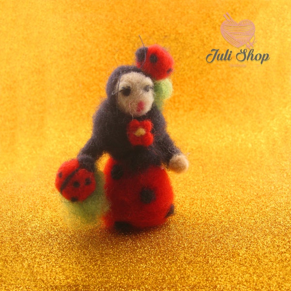 Needle felted Mom ladybug ornament, Needle felted wool, Animal felt decoration, Eco friendly, Mom ladybugr gift, miniature 3D