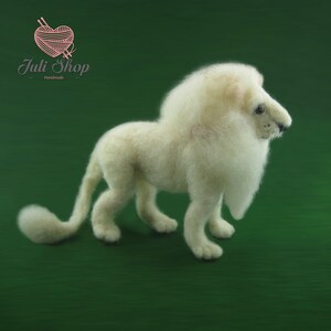 Needle Felted Lions, Lion King Sculpture, Needle Felted Lion Sculptures, African Lion Sculpture, Needle Felt Lion Toy, Lion Nursery Decor