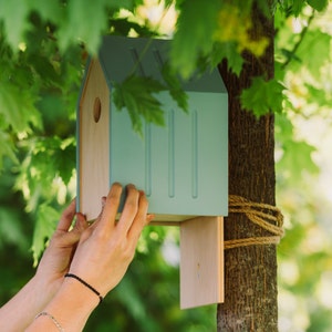 Modern Bird House, Birdhouse | Yard or Garden Housewarming Gift | Bird Feeder, Birdfeeder