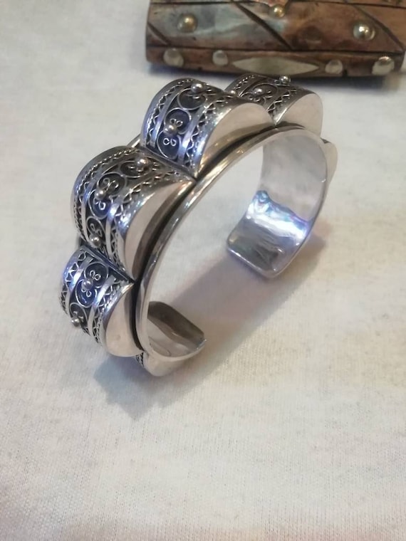 Berber cuff bracelet in solid silver, Berber jewe… - image 1