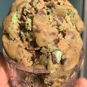 Pâte à biscuits aux pépites de chocolat, menthe et bulles d'air Aero