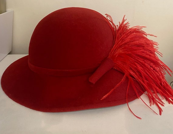 Red Feather Womens Bowler Round Hat 