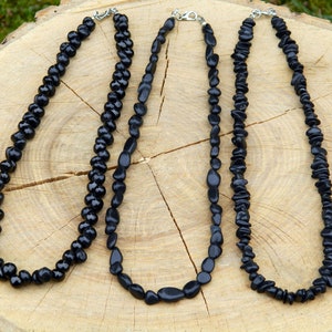 Shungite-ketting, shungiet-choker, EMV-bescherming, natuurlijke shungiet, gepolijst shungiet getrommeld, shungiet-goudklompjes, 35-90 cm, 14-35 inch, 6-12 mm