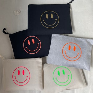 Kosmetiktasche Mäppchen Smiley Happy | Fashion Geschenk Geburtstag Freundin | recycelter Stoff Bio Baumwolle individuell Neon
